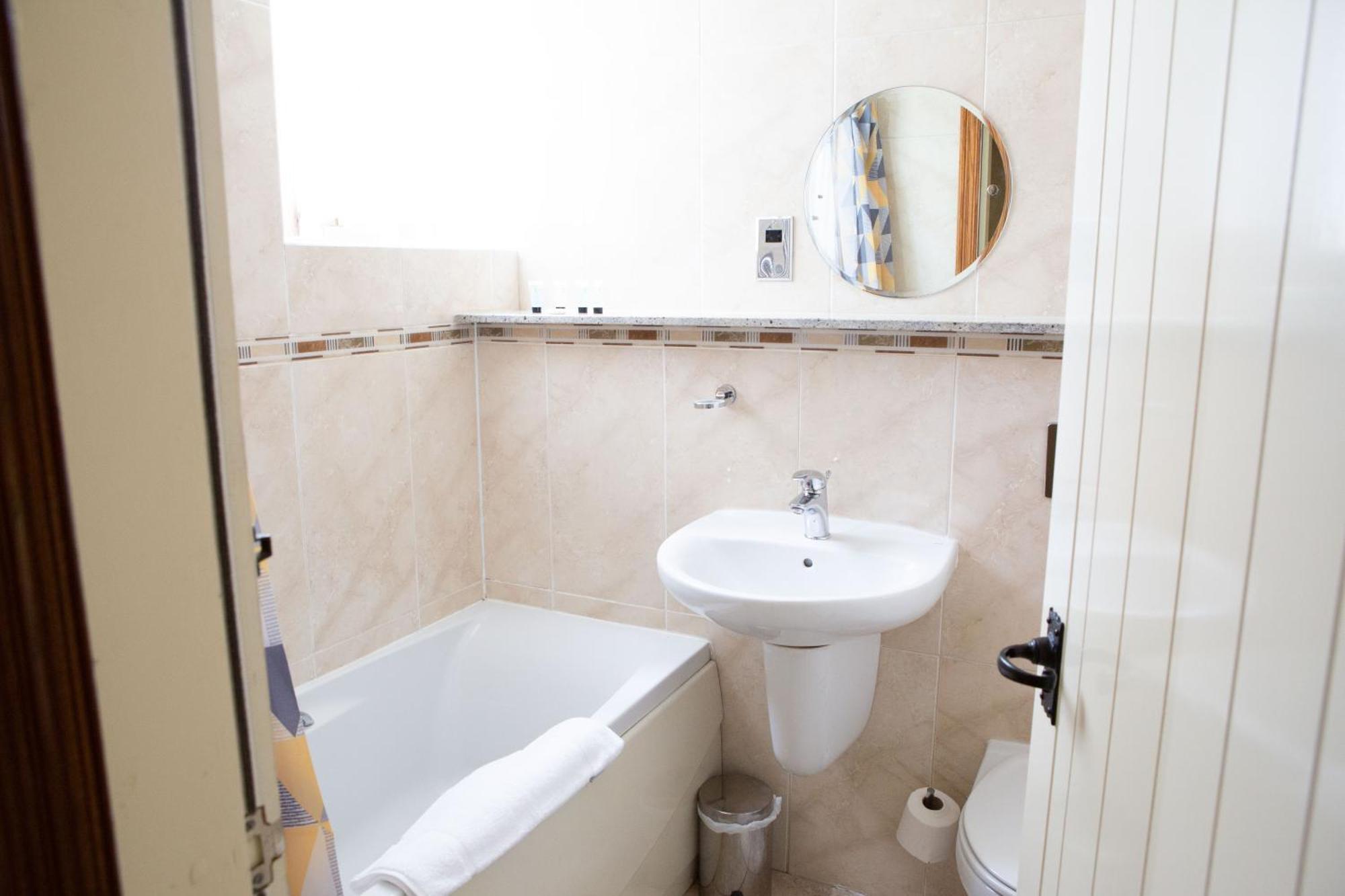 Coach House Inn Bentham